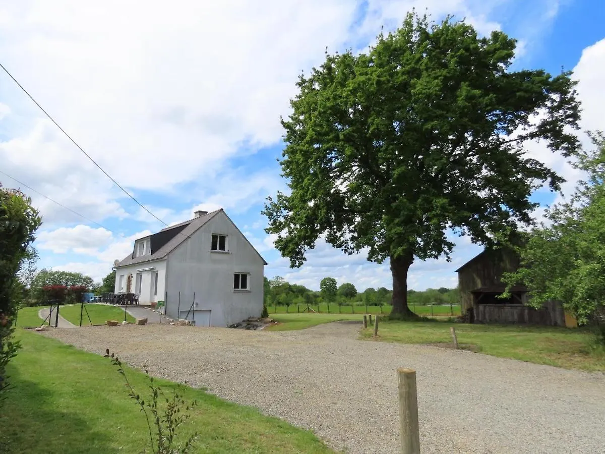 Holiday home La Maison Aux Pignons Verts La Chapelle-Saint-Aubert