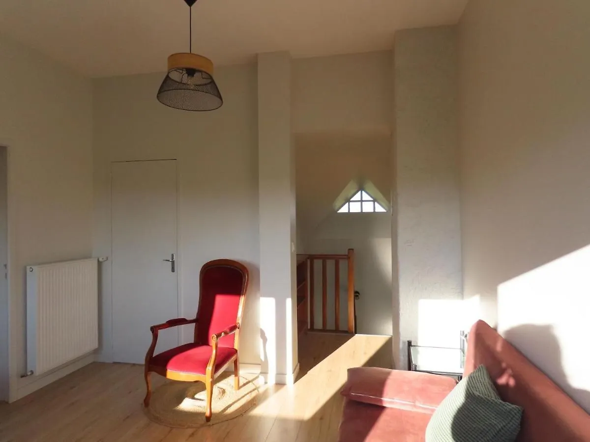 La Maison Aux Pignons Verts La Chapelle-Saint-Aubert Holiday home